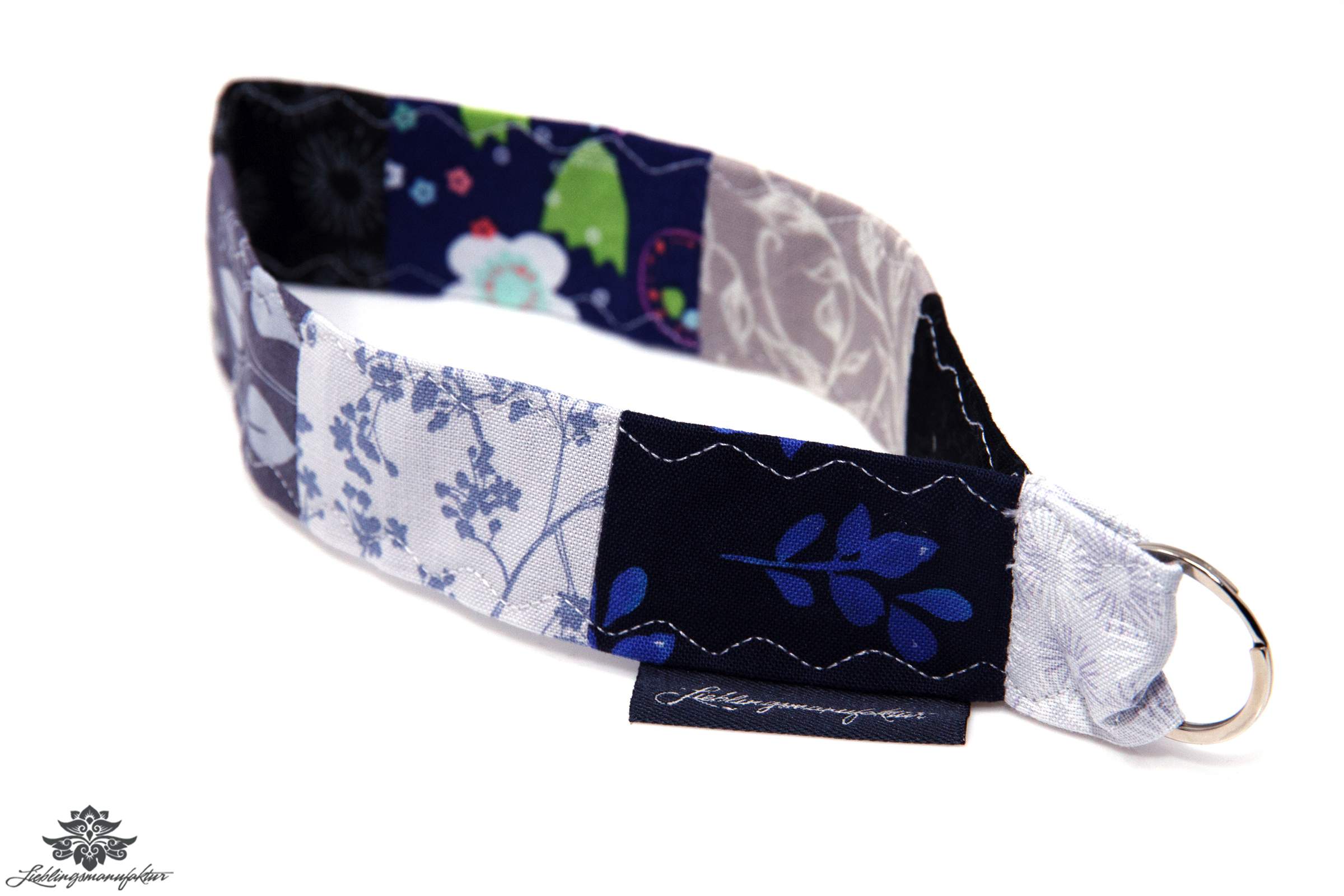 Schlüsselband Blumen Blüten blau grau